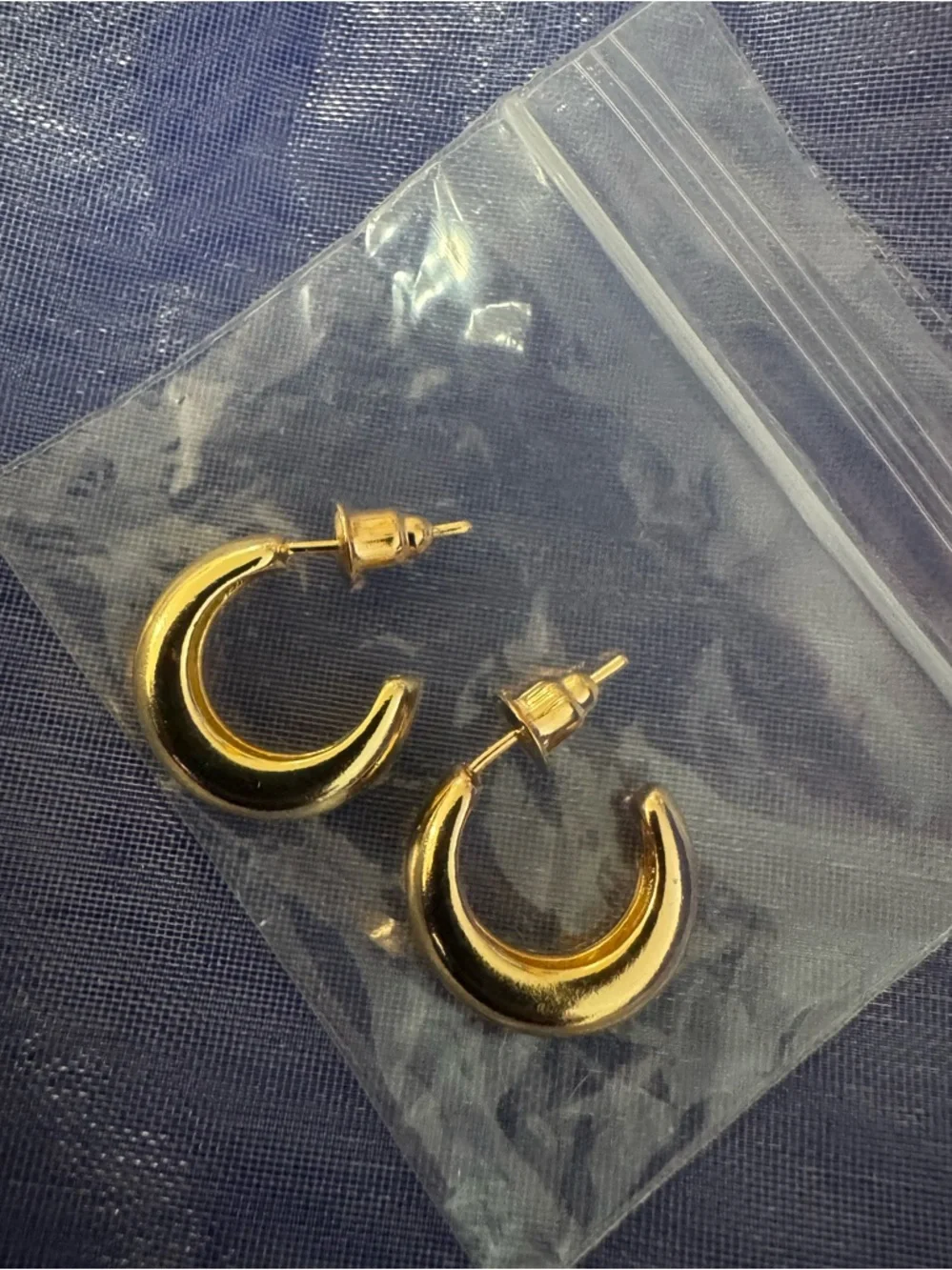 Gold Crescent Hoop Earrings — Women’s Fashion Jewelry - Dainty cute! — like new